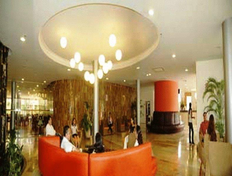 Howard Johnson By Wyndham Barranquilla Versalles Hotel Interior photo